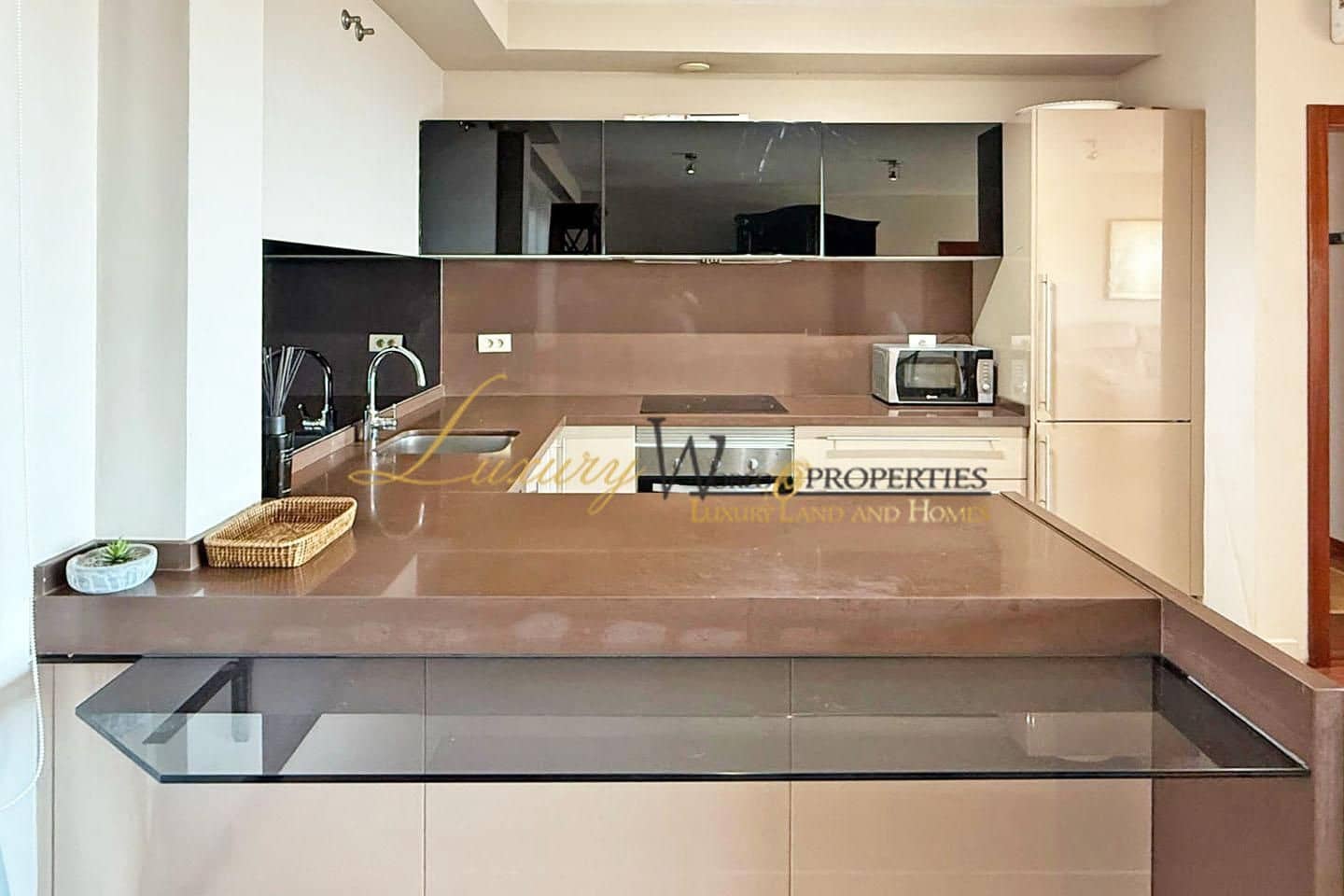 3 soveværelse Lejlighed til salg i Costa Adeje med garage - € 1.050.000 (Ref: 8977692)