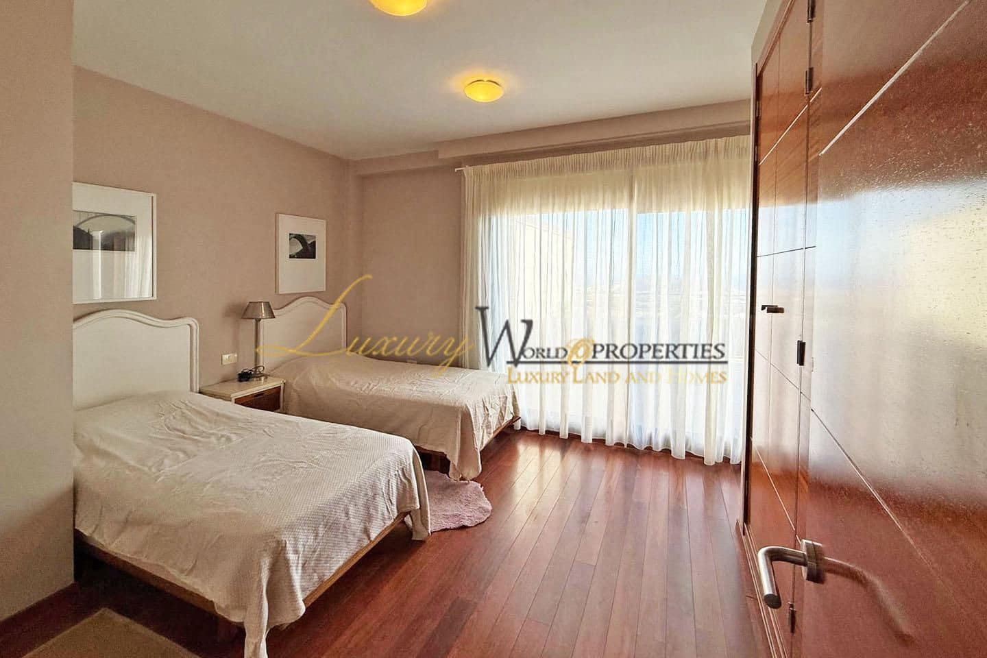 3 soveværelse Lejlighed til salg i Costa Adeje med garage - € 1.050.000 (Ref: 8977692)