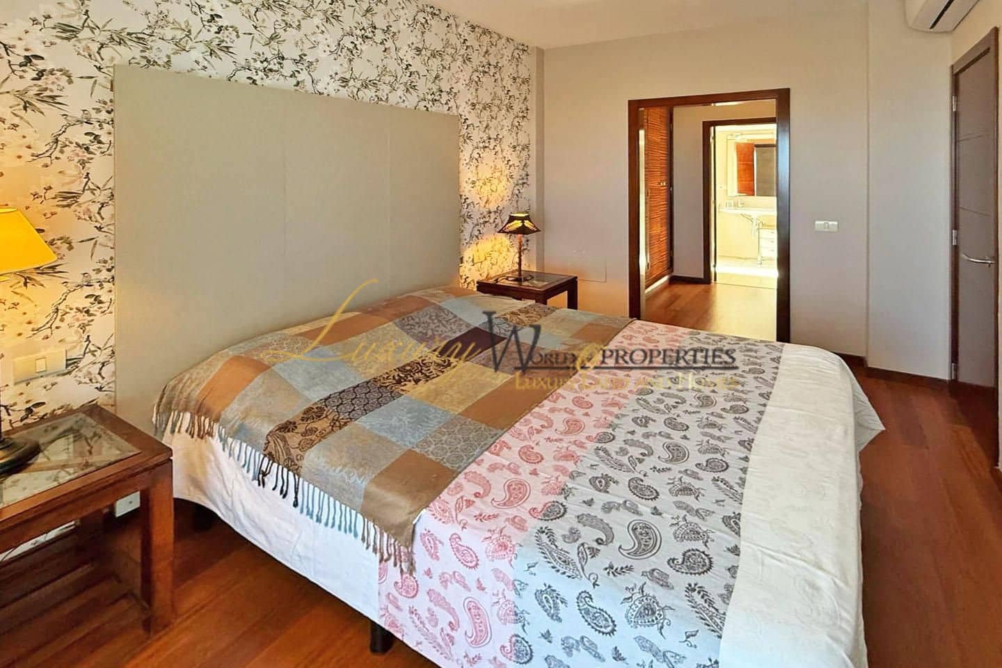 3 soveværelse Lejlighed til salg i Costa Adeje med garage - € 1.050.000 (Ref: 8977692)