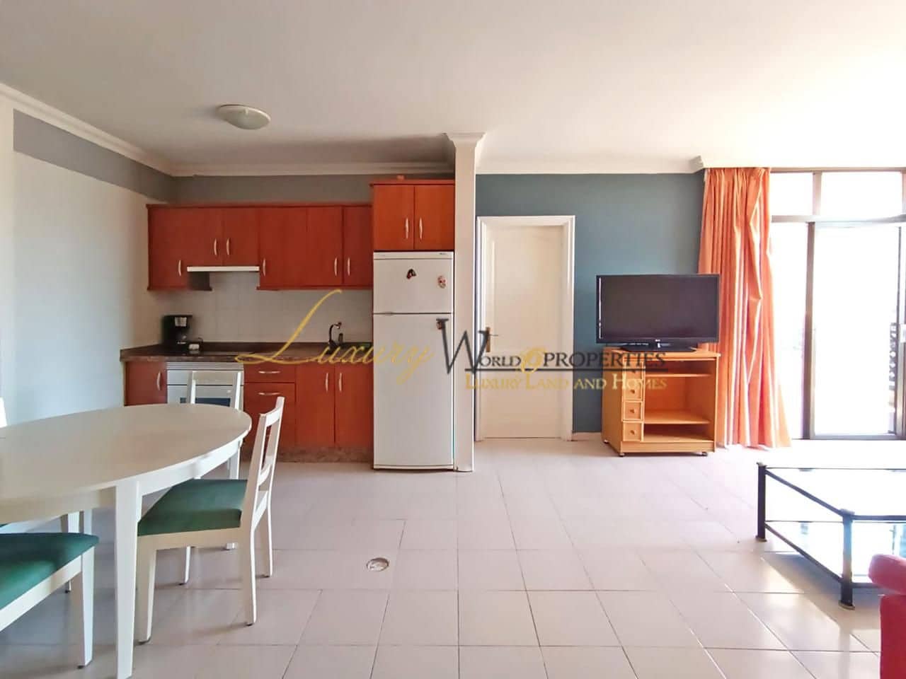 2 soveværelse Lejlighed til salg i Puerto Santiago med swimmingpool - € 245.000 (Ref: 8990195)