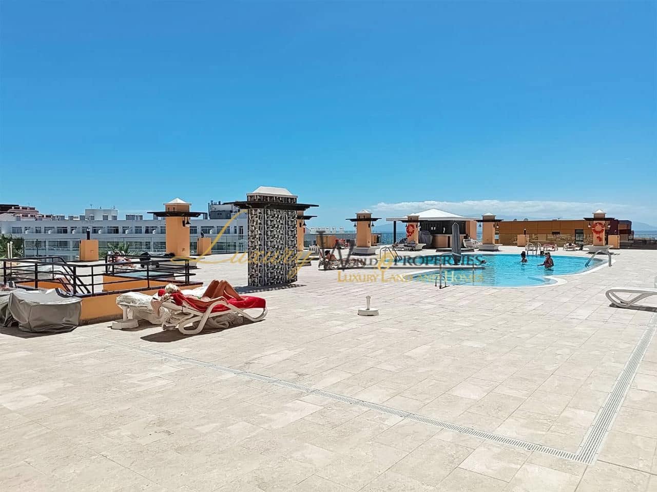 2 soveværelse Lejlighed til salg i Puerto Santiago med swimmingpool - € 245.000 (Ref: 8990195)