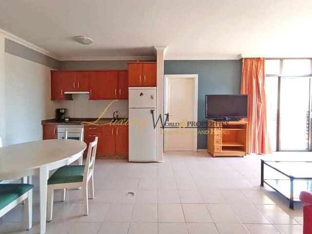 2 slaapkamer Flat te koop in Puerto Santiago, Santiago del Teide met zwembad - € 245.000 (Ref: 8990195)