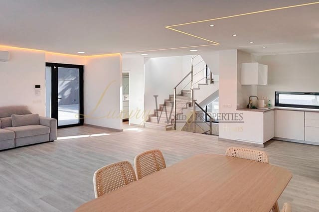 4 chambre Villa/Maison à vendre à Playa de Fañabé Alto, Adeje avec piscine garage - 1 850 000 € (Ref: 8993257)