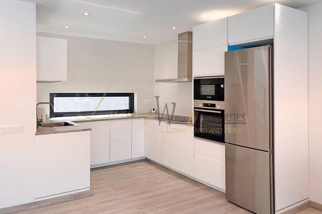 4 chambre Villa/Maison à vendre à Playa de Fañabé Alto, Adeje avec piscine garage - 1 850 000 € (Ref: 8993257)