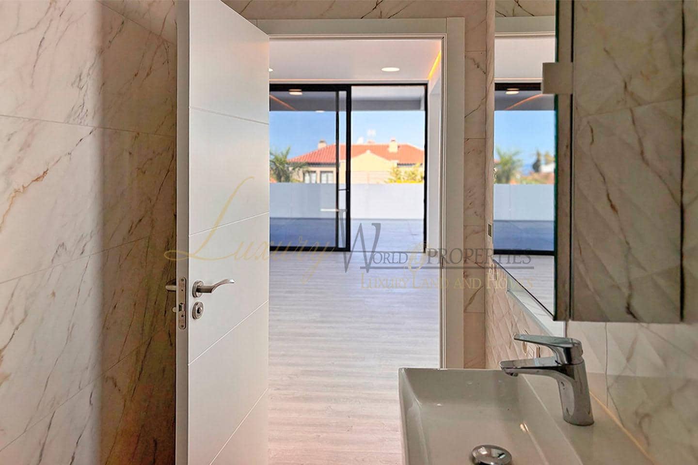 4 camera da letto Villa in vendita in Costa Adeje con piscina garage - 1.850.000 € (Rif: 8993257)