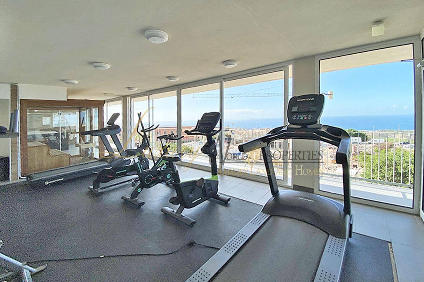 2 sovrum Lägenhet till salu i Adeje med pool garage - 350 000 € (Ref: 9000193)