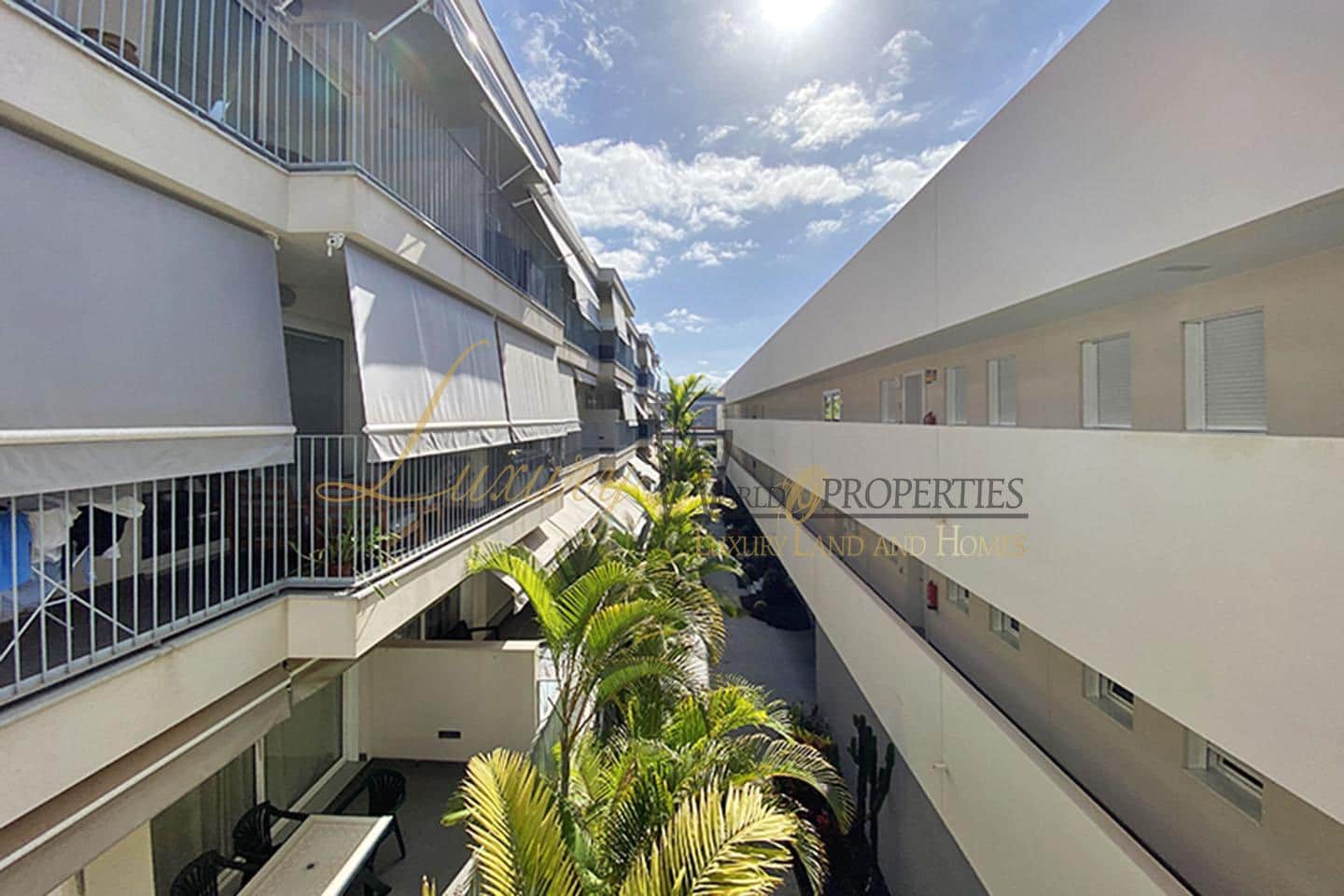 2 sovrum Lägenhet till salu i Adeje med pool garage - 350 000 € (Ref: 9000193)