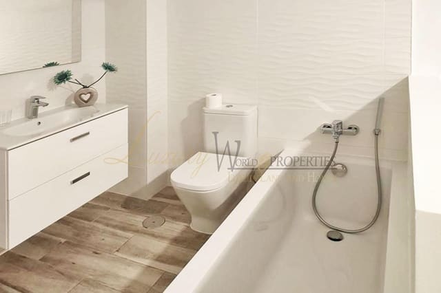 2 chambre Appartement à vendre à Casco Urbano, Adeje avec piscine garage - 350 000 € (Ref: 9000193)