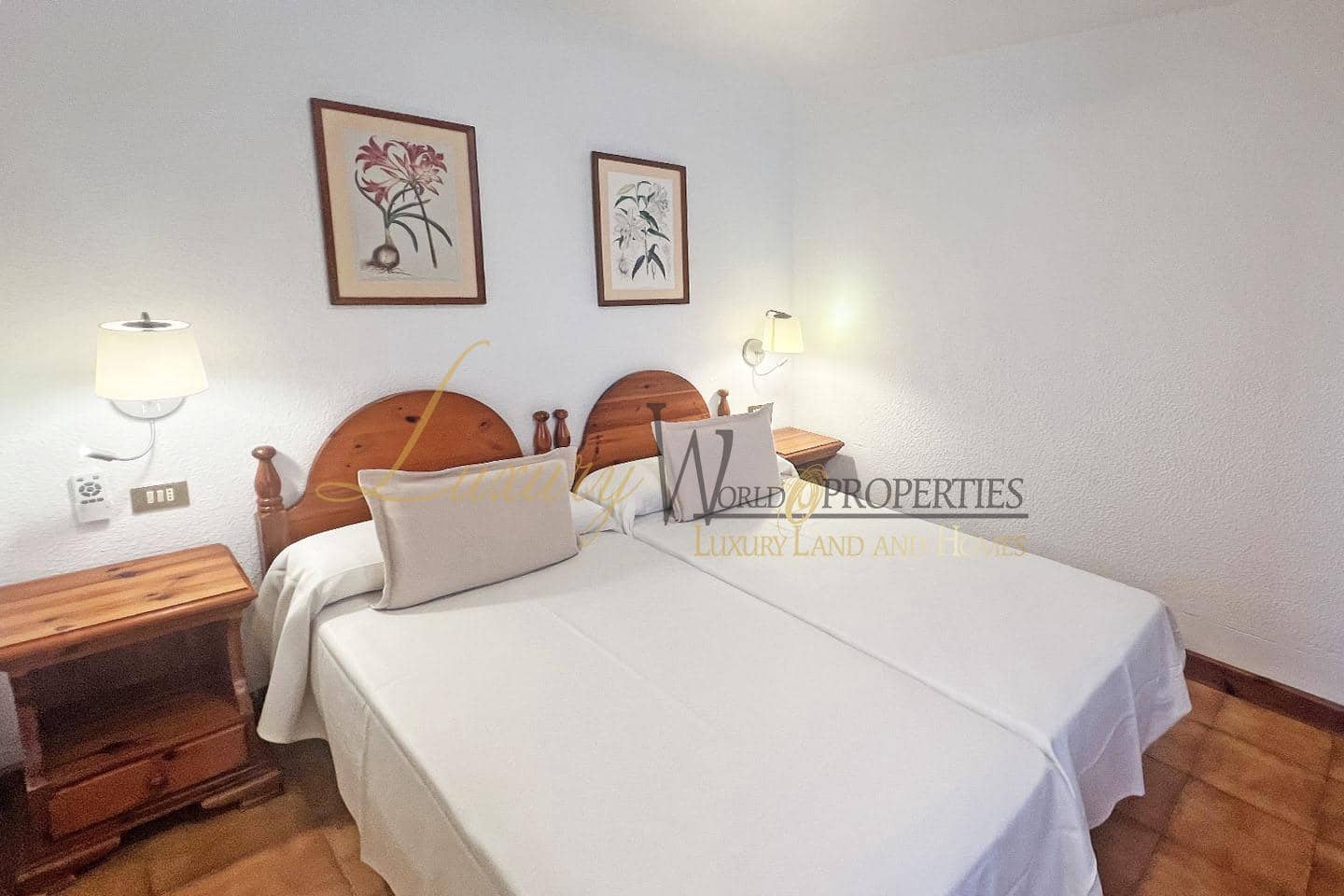 2 makuuhuone Asunto myytävänä paikassa Playa de las Americas mukana uima-altaan - 725 000 € (Ref: 9003488)