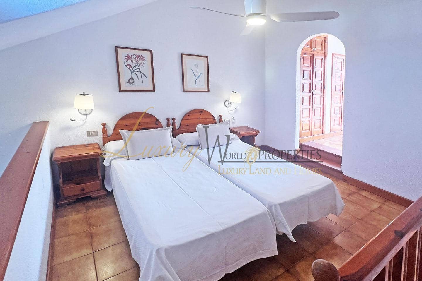 2 makuuhuone Asunto myytävänä paikassa Playa de las Americas mukana uima-altaan - 725 000 € (Ref: 9003488)