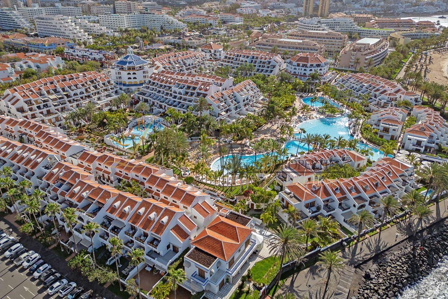 2 makuuhuone Asunto myytävänä paikassa Playa de las Americas mukana uima-altaan - 725 000 € (Ref: 9003488)