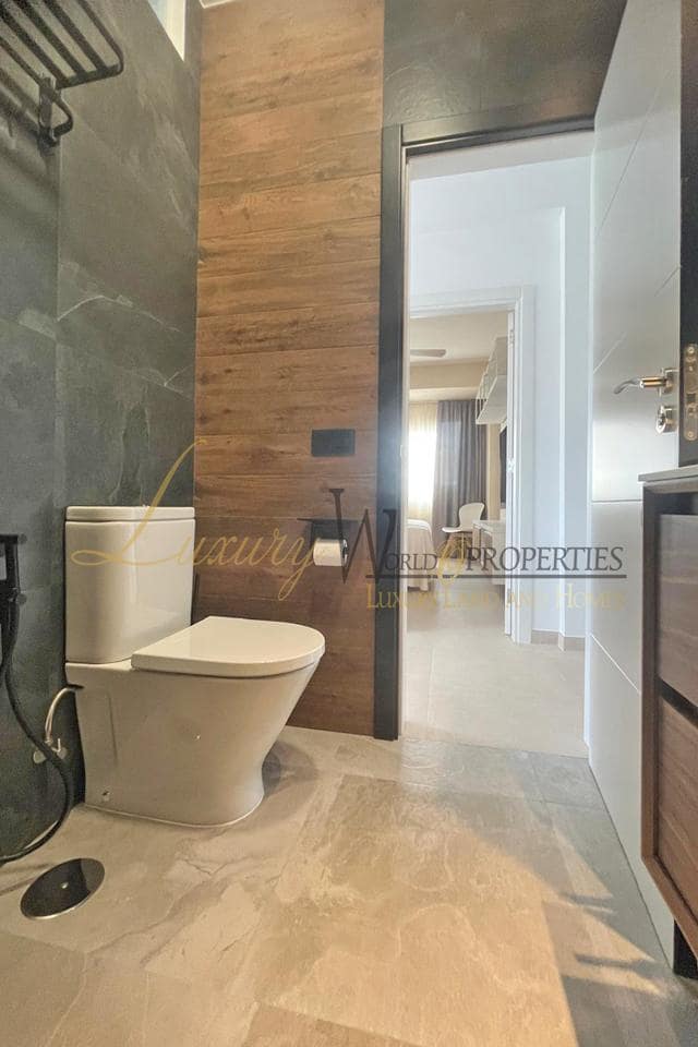 3 slaapkamer Flat te koop in Los Cristianos - € 642.000 (Ref: 9025494)