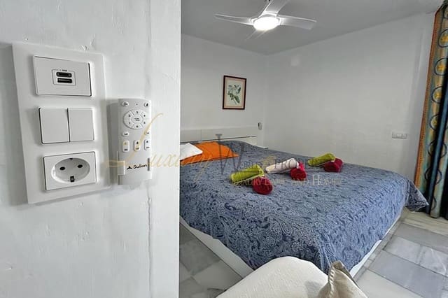 Flat te koop in Playa de las Americas, Arona met zwembad - € 349.000 (Ref: 9033544)