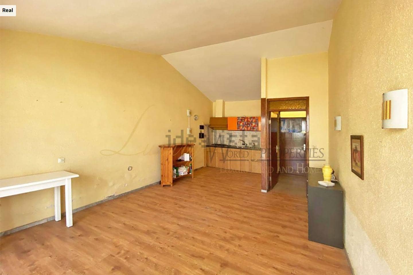 1 bedroom Flat for sale in Playa de las Americas with pool garage - € 350,000 (Ref: 9049220)