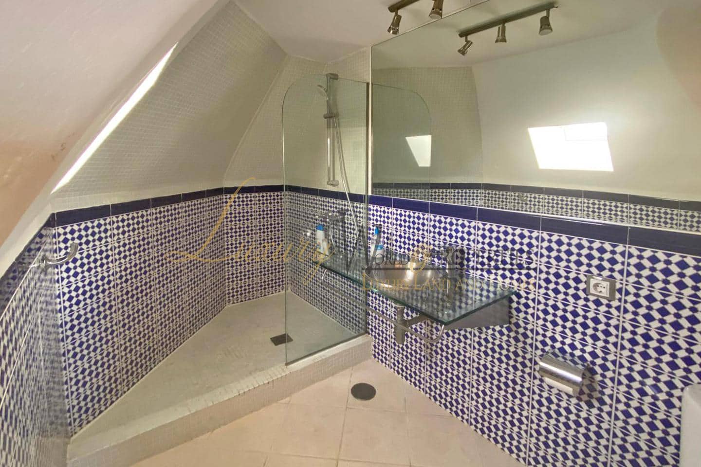 2 bedroom Flat for sale in Playa Paraiso with pool garage - € 499,000 (Ref: 9066981)