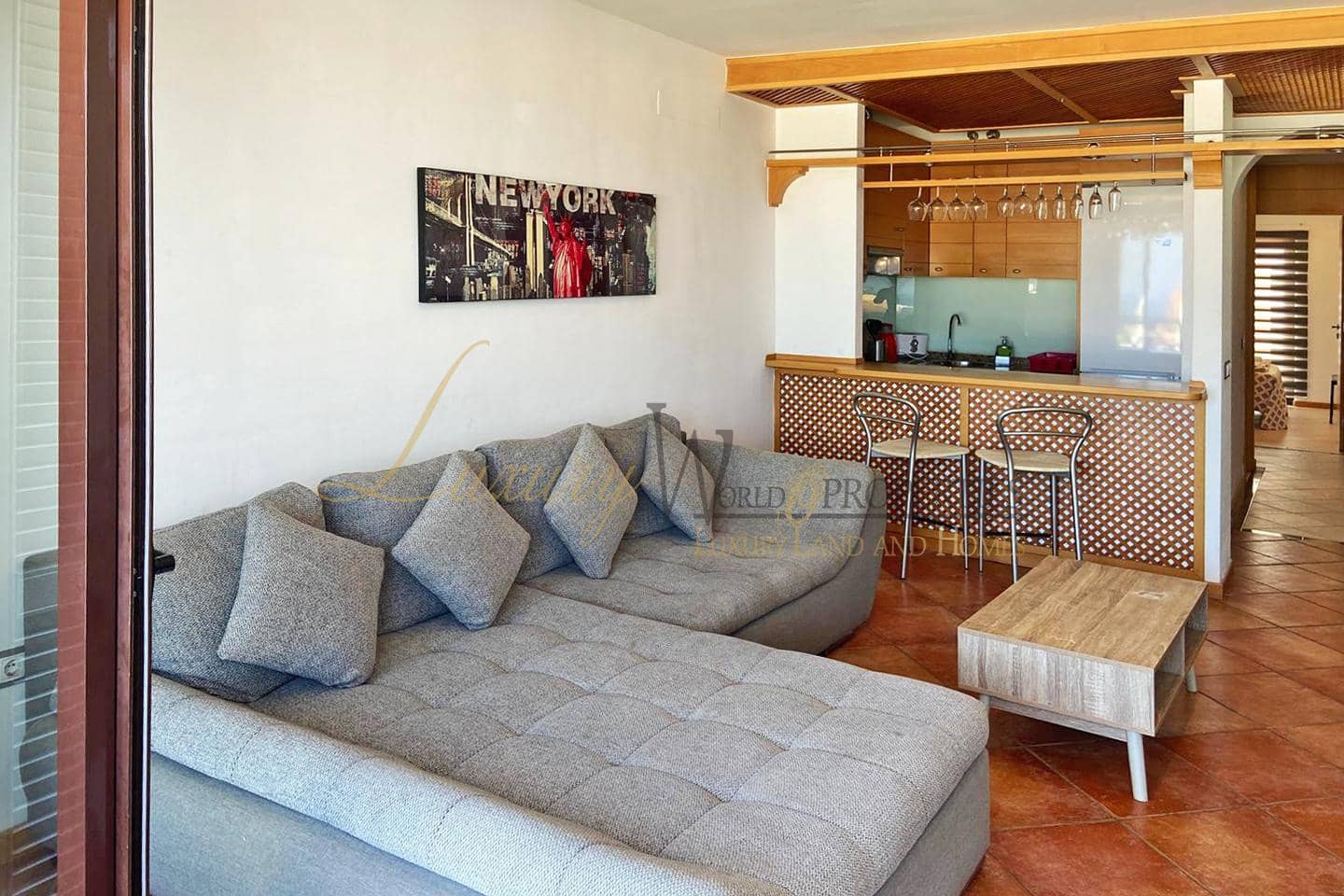 2 bedroom Flat for sale in Playa Paraiso with pool garage - € 499,000 (Ref: 9066981)