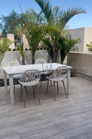 2 slaapkamer Flat te koop in Los Gigantes, Santiago del Teide met zwembad garage - € 430.000 (Ref: 9094429)