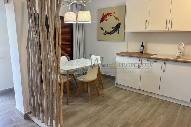 2 slaapkamer Flat te koop in Los Gigantes, Santiago del Teide met zwembad garage - € 430.000 (Ref: 9094429)
