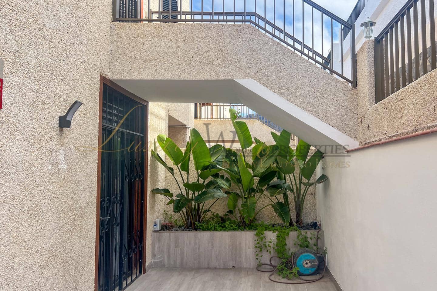 2 soveværelse Lejlighed til salg i Los Gigantes med swimmingpool garage - € 430.000 (Ref: 9094429)