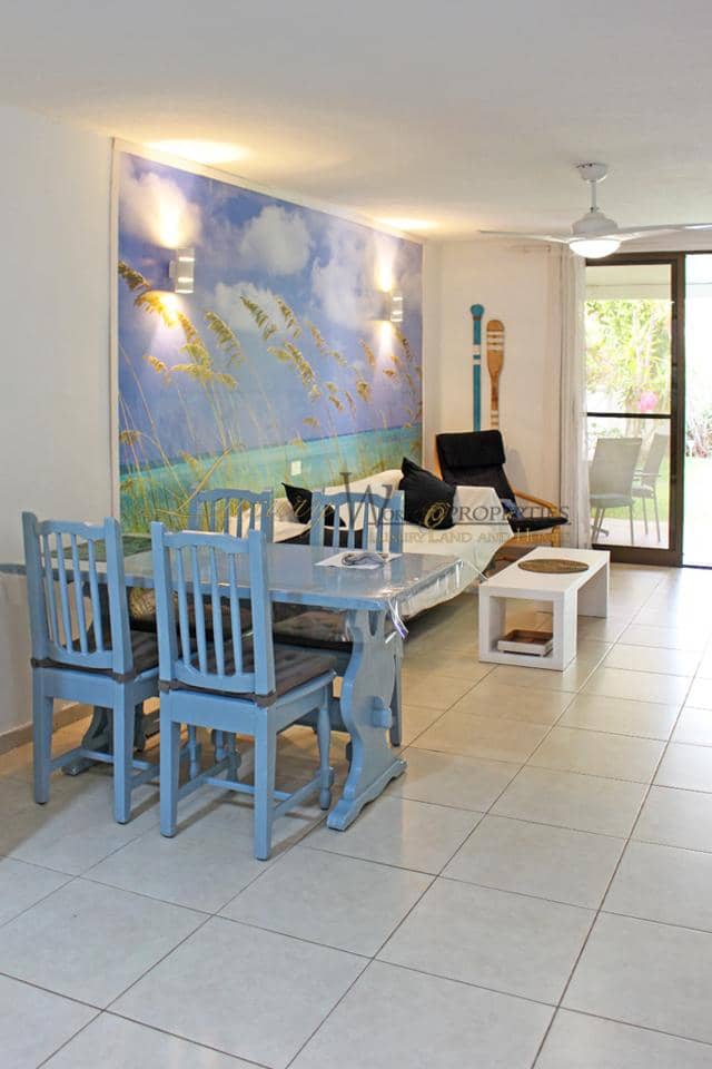 2 slaapkamer Flat te koop in Playa de las Americas met zwembad garage - € 735.000 (Ref: 9104030)