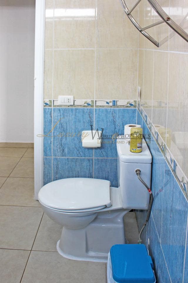 2 slaapkamer Flat te koop in Playa de las Americas met zwembad garage - € 735.000 (Ref: 9104030)