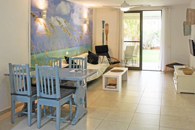 2 slaapkamer Flat te koop in Playa de las Americas, Arona met zwembad garage - € 735.000 (Ref: 9104030)