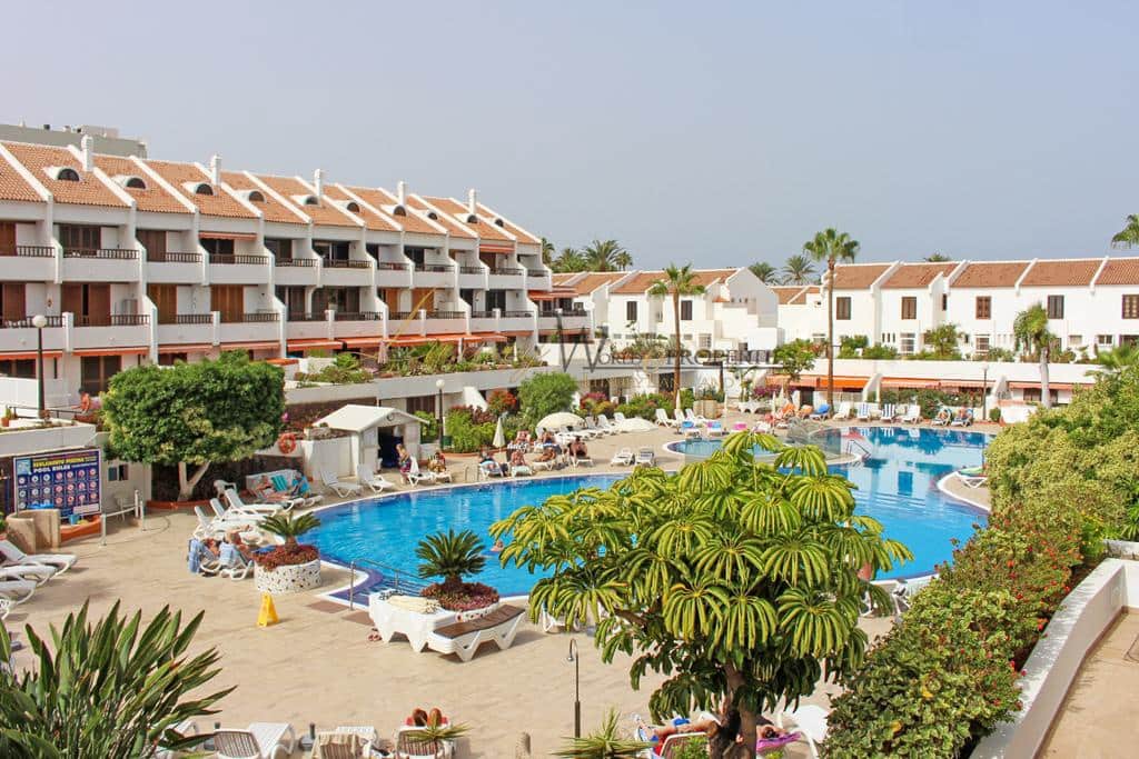 2 slaapkamer Flat te koop in Playa de las Americas met zwembad garage - € 735.000 (Ref: 9104030)