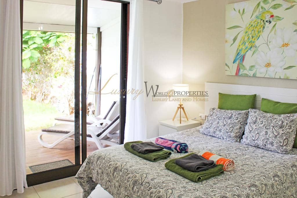 2 slaapkamer Flat te koop in Playa de las Americas met zwembad garage - € 735.000 (Ref: 9104030)