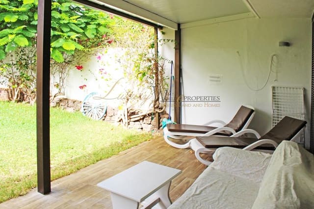 2 slaapkamer Flat te koop in Playa de las Americas, Arona met zwembad garage - € 735.000 (Ref: 9104030)