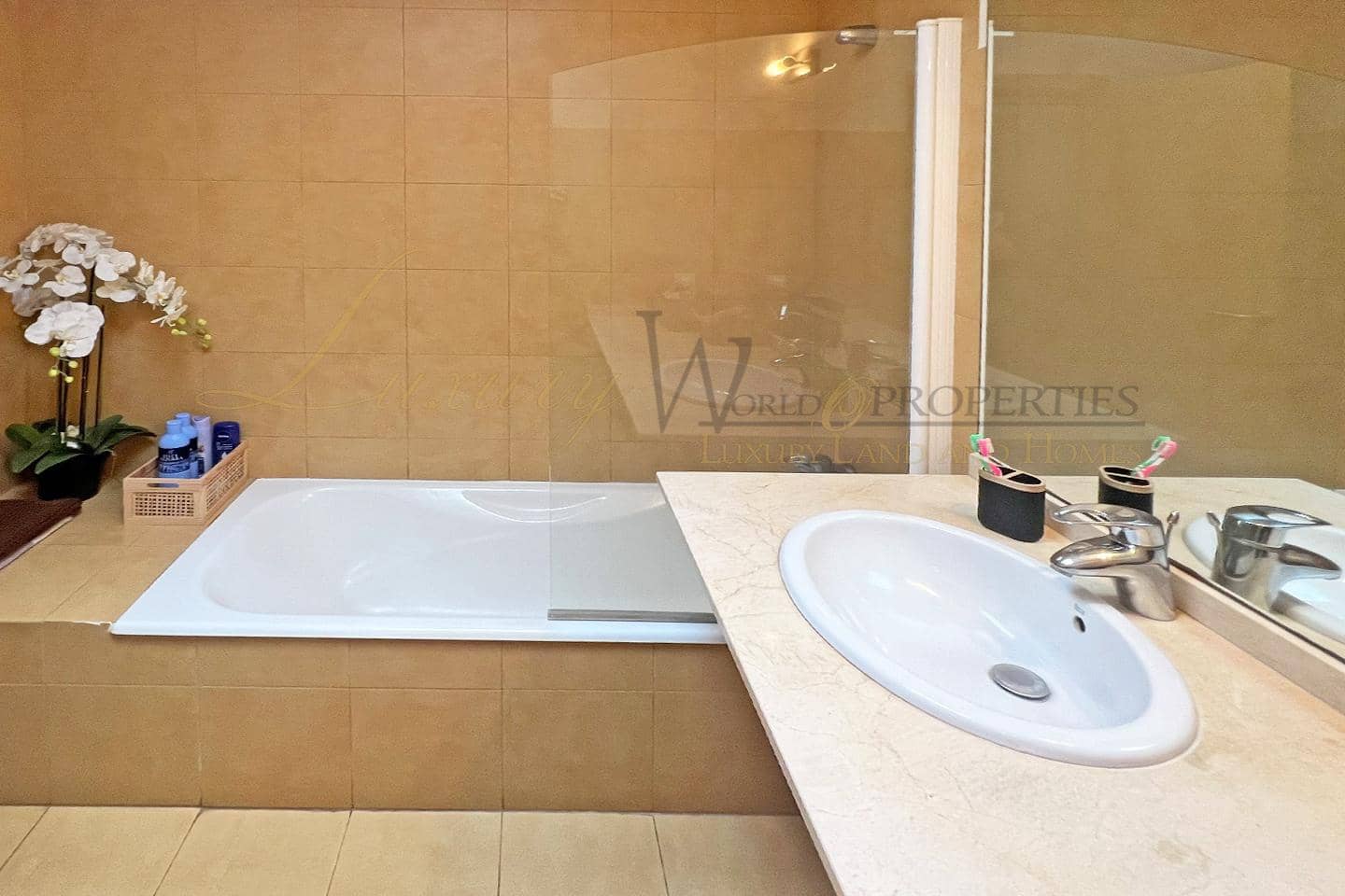 3 bedroom Villa for sale in Chayofa with pool garage - € 819,000 (Ref: 9108220)