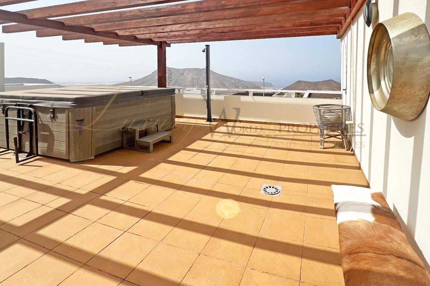 3 bedroom Villa for sale in Chayofa with pool garage - € 819,000 (Ref: 9108220)