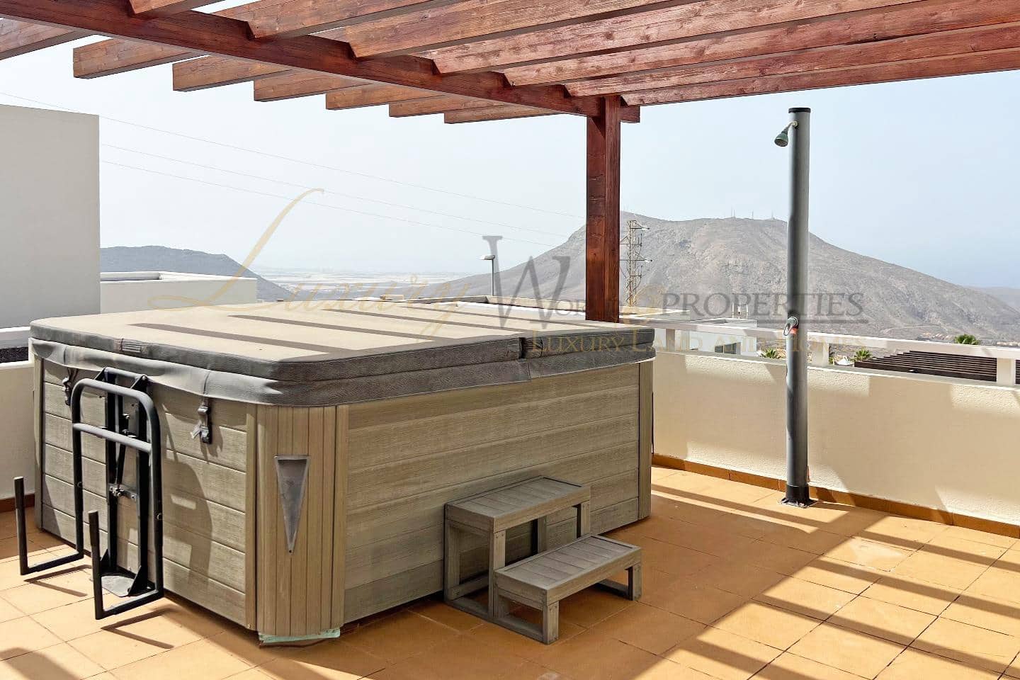 3 bedroom Villa for sale in Chayofa with pool garage - € 819,000 (Ref: 9108220)