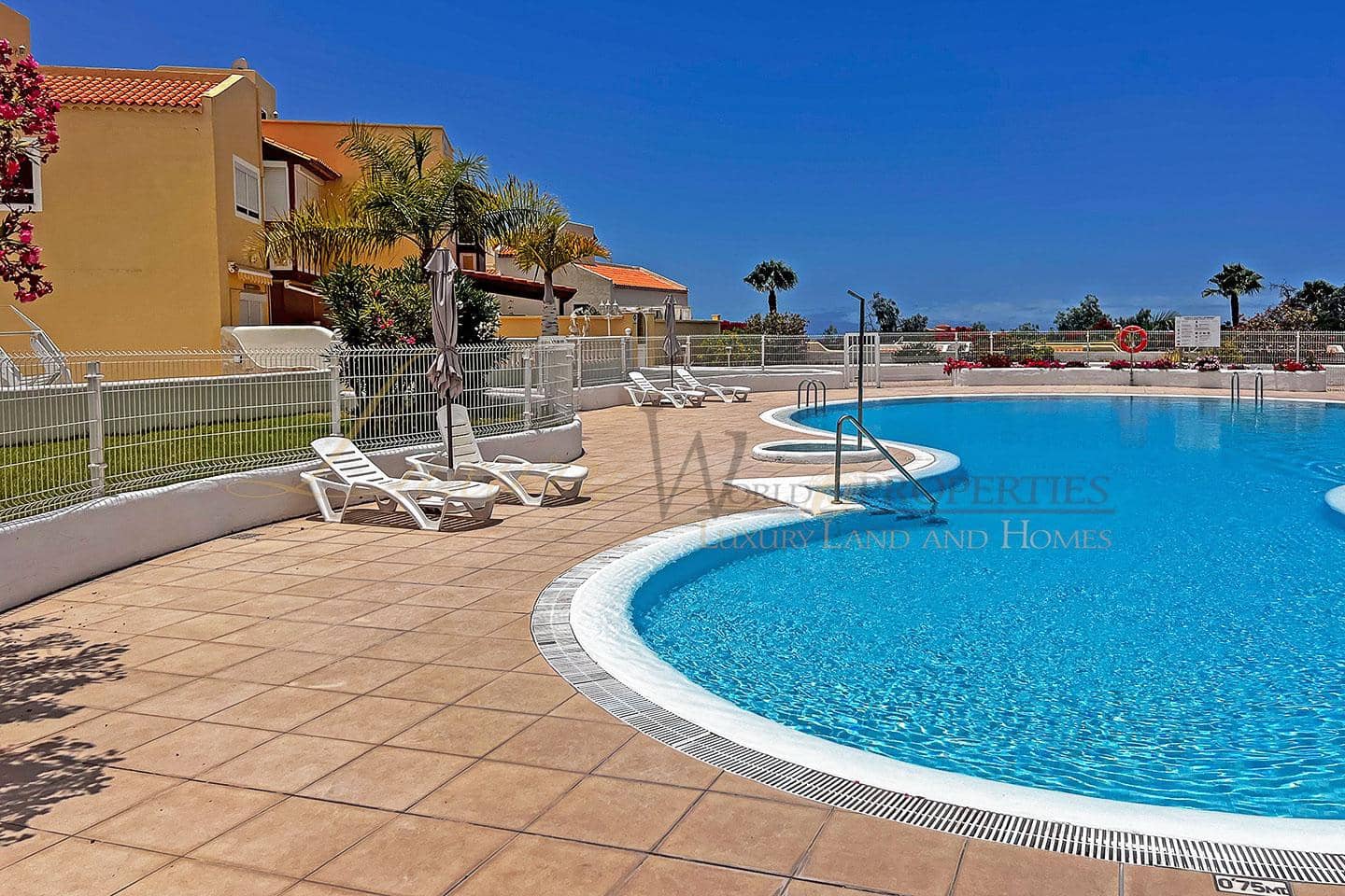 4 quarto Moradia para venda em Costa Adeje com piscina garagem - 690 000 € (Ref: 9111250)