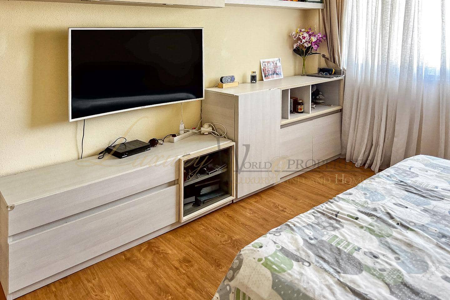 4 quarto Moradia para venda em Costa Adeje com piscina garagem - 690 000 € (Ref: 9111250)