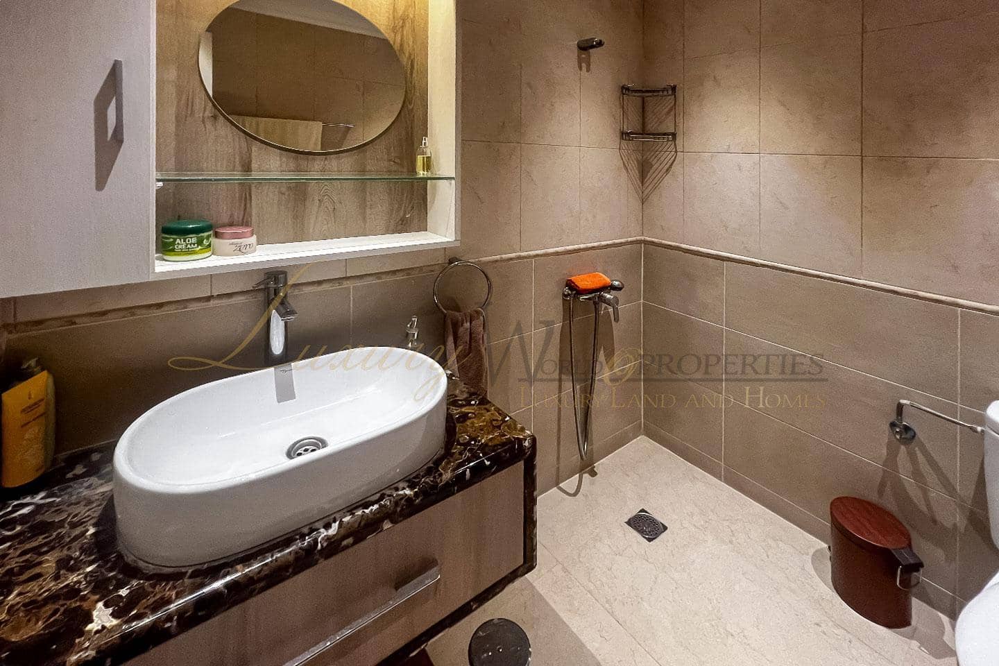 4 quarto Moradia para venda em Costa Adeje com piscina garagem - 690 000 € (Ref: 9111250)