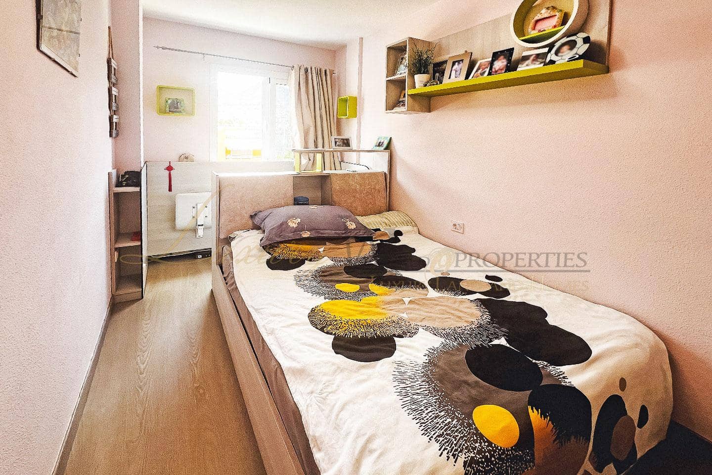 4 quarto Moradia para venda em Costa Adeje com piscina garagem - 690 000 € (Ref: 9111250)