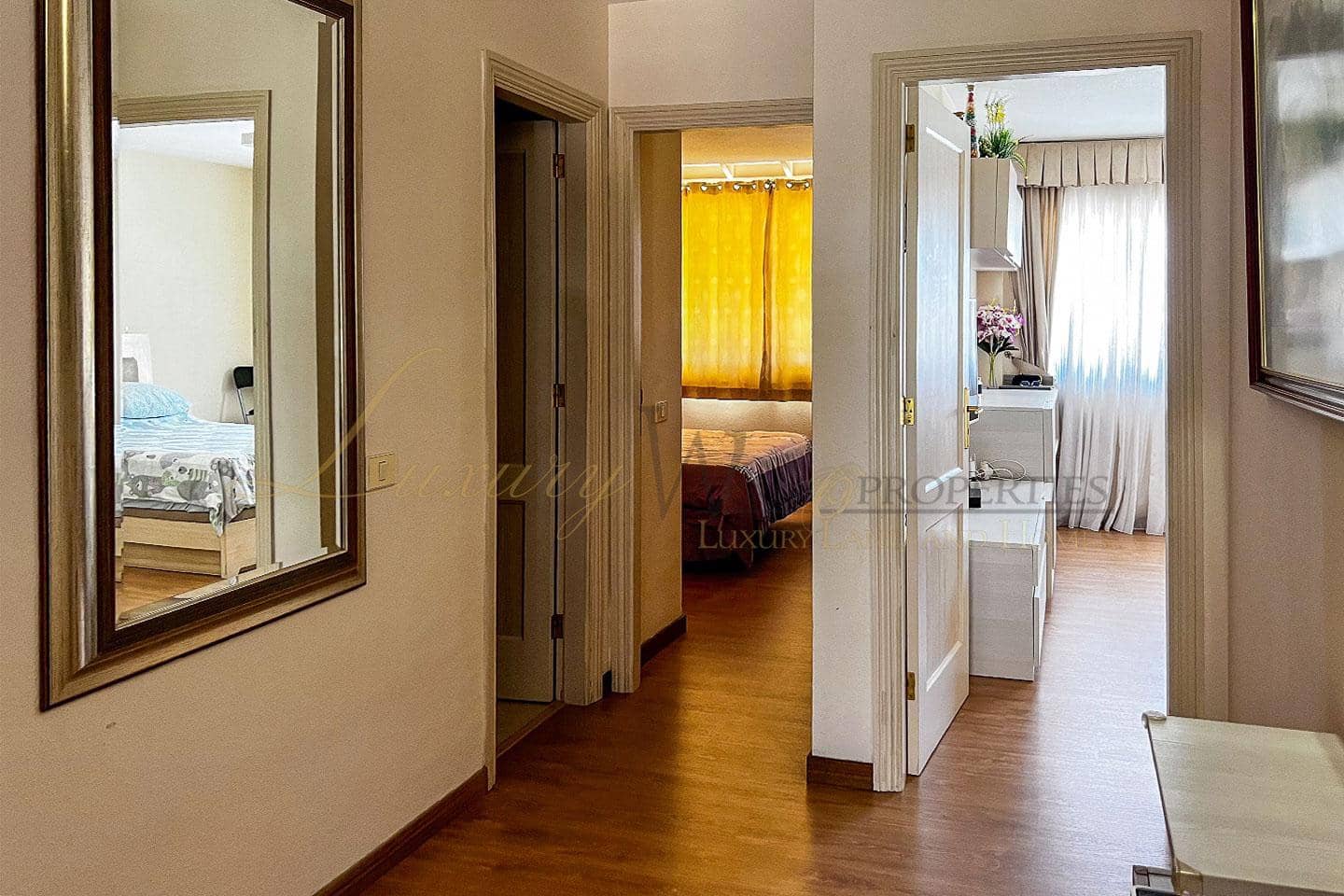 4 quarto Moradia para venda em Costa Adeje com piscina garagem - 690 000 € (Ref: 9111250)