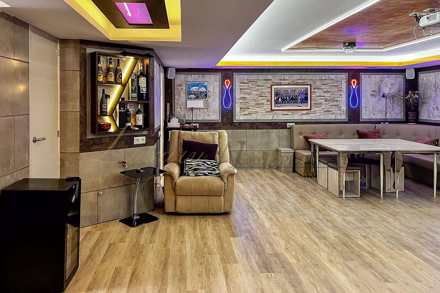 4 quarto Moradia para venda em Costa Adeje com piscina garagem - 690 000 € (Ref: 9111250)