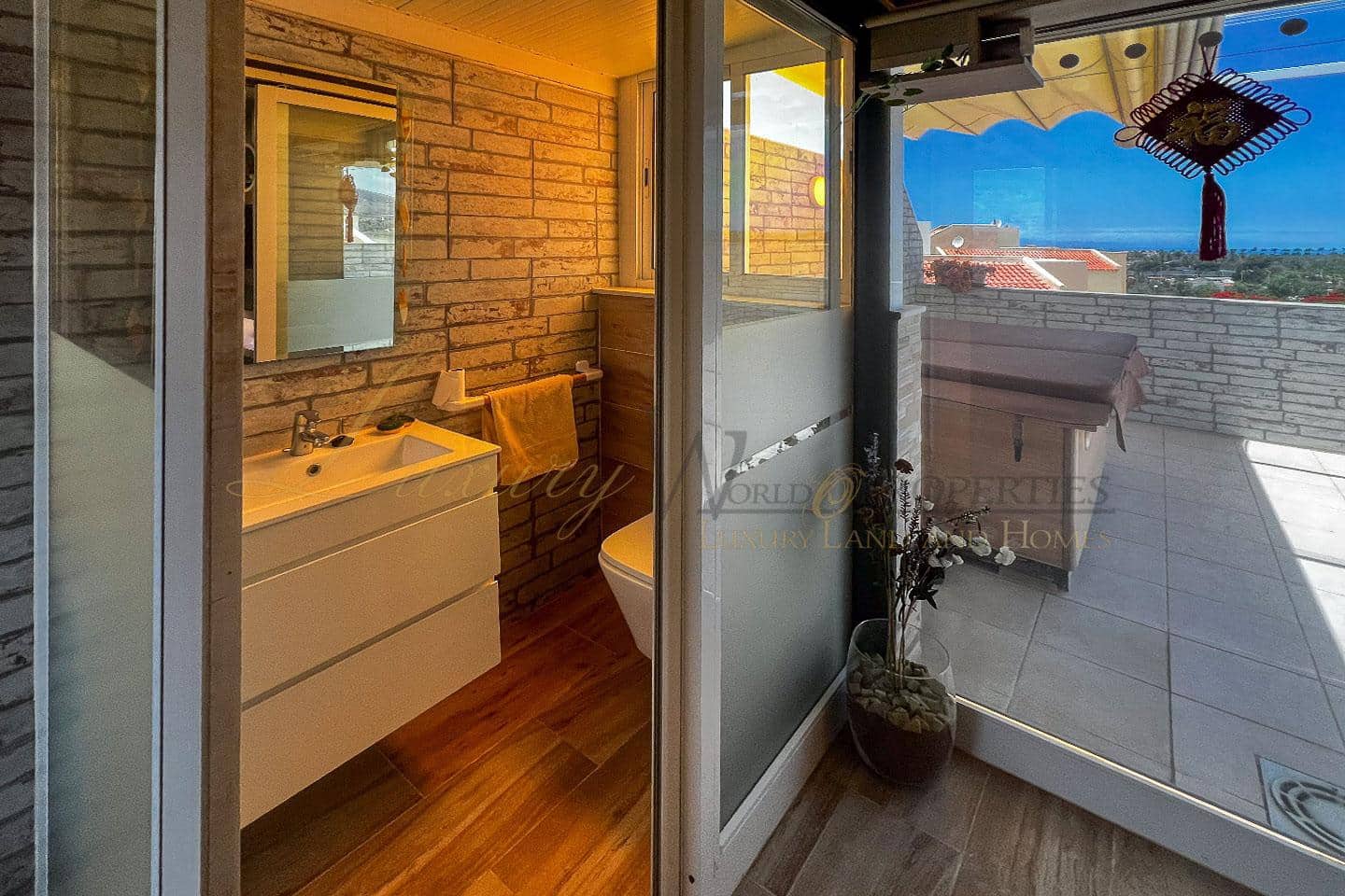 4 quarto Moradia para venda em Costa Adeje com piscina garagem - 690 000 € (Ref: 9111250)