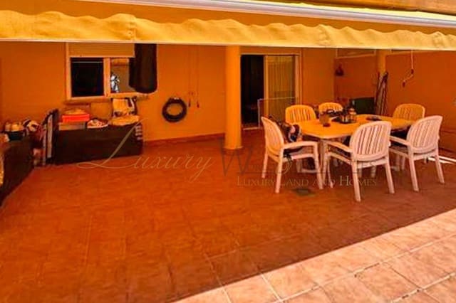 2 slaapkamer Flat te koop in Casco Urbano, Adeje met zwembad - € 330.000 (Ref: 9135121)