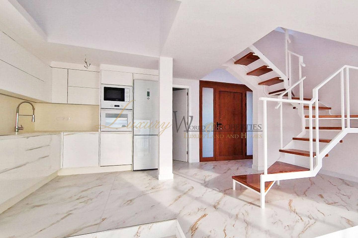 2 soveværelse Lejlighed til salg i Los Gigantes med swimmingpool - € 575.000 (Ref: 9142291)