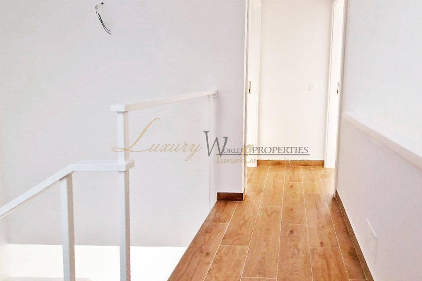 2 soveværelse Lejlighed til salg i Los Gigantes med swimmingpool - € 575.000 (Ref: 9142291)