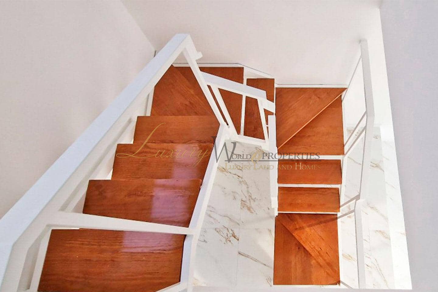 2 soveværelse Lejlighed til salg i Los Gigantes med swimmingpool - € 575.000 (Ref: 9142291)