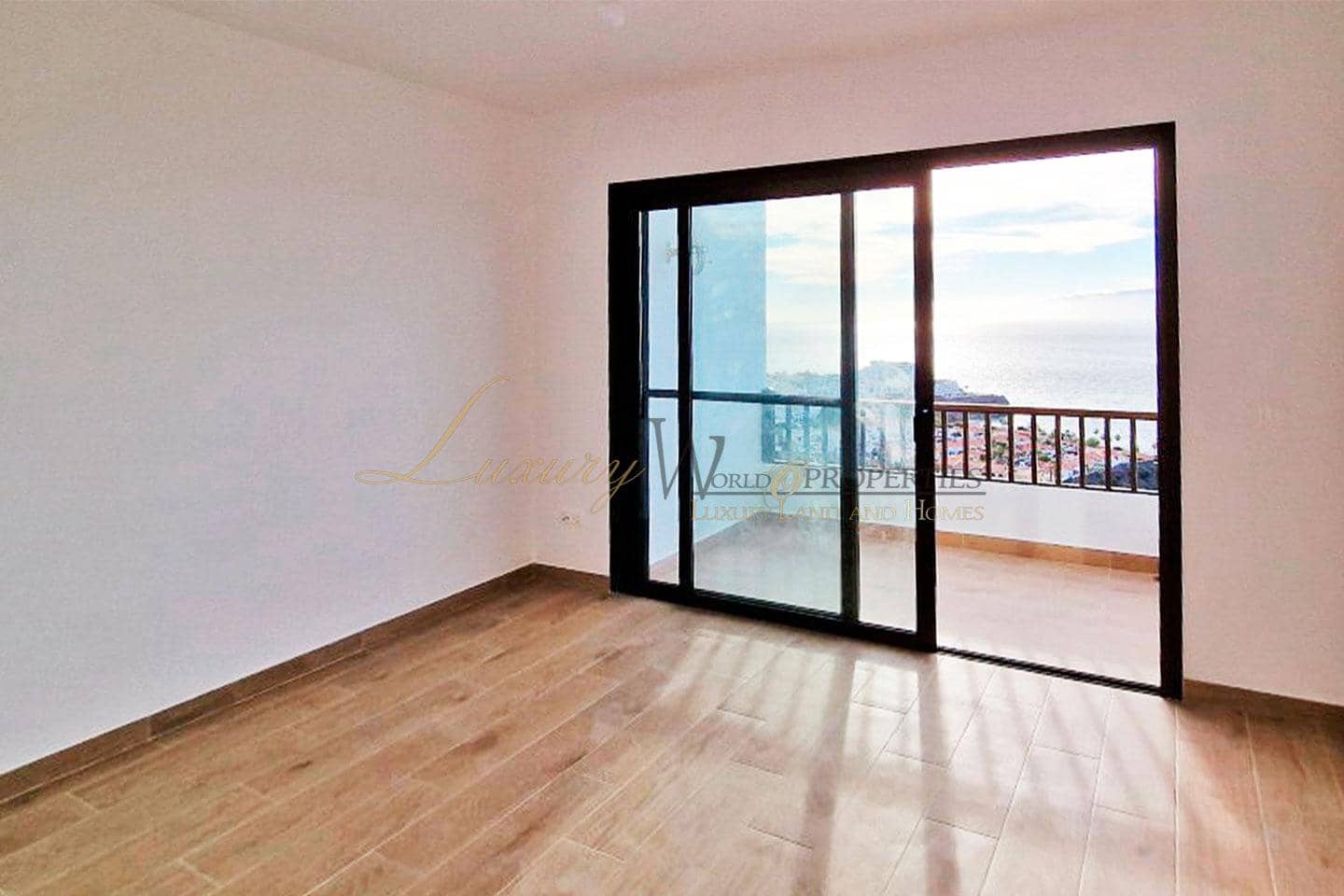 2 soveværelse Lejlighed til salg i Los Gigantes med swimmingpool - € 575.000 (Ref: 9142291)