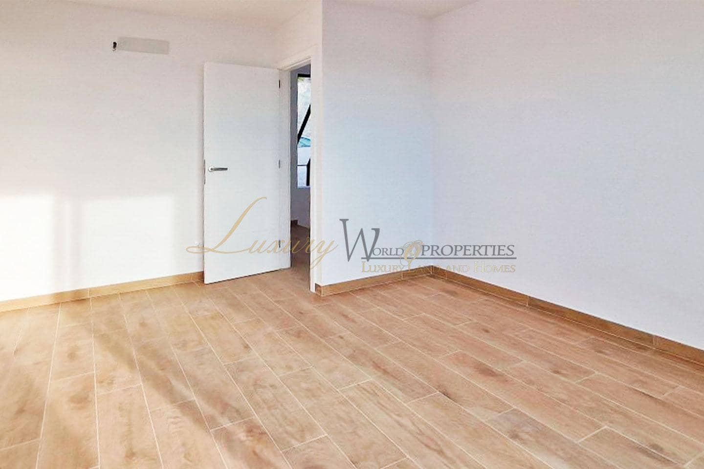 2 soveværelse Lejlighed til salg i Los Gigantes med swimmingpool - € 575.000 (Ref: 9142291)