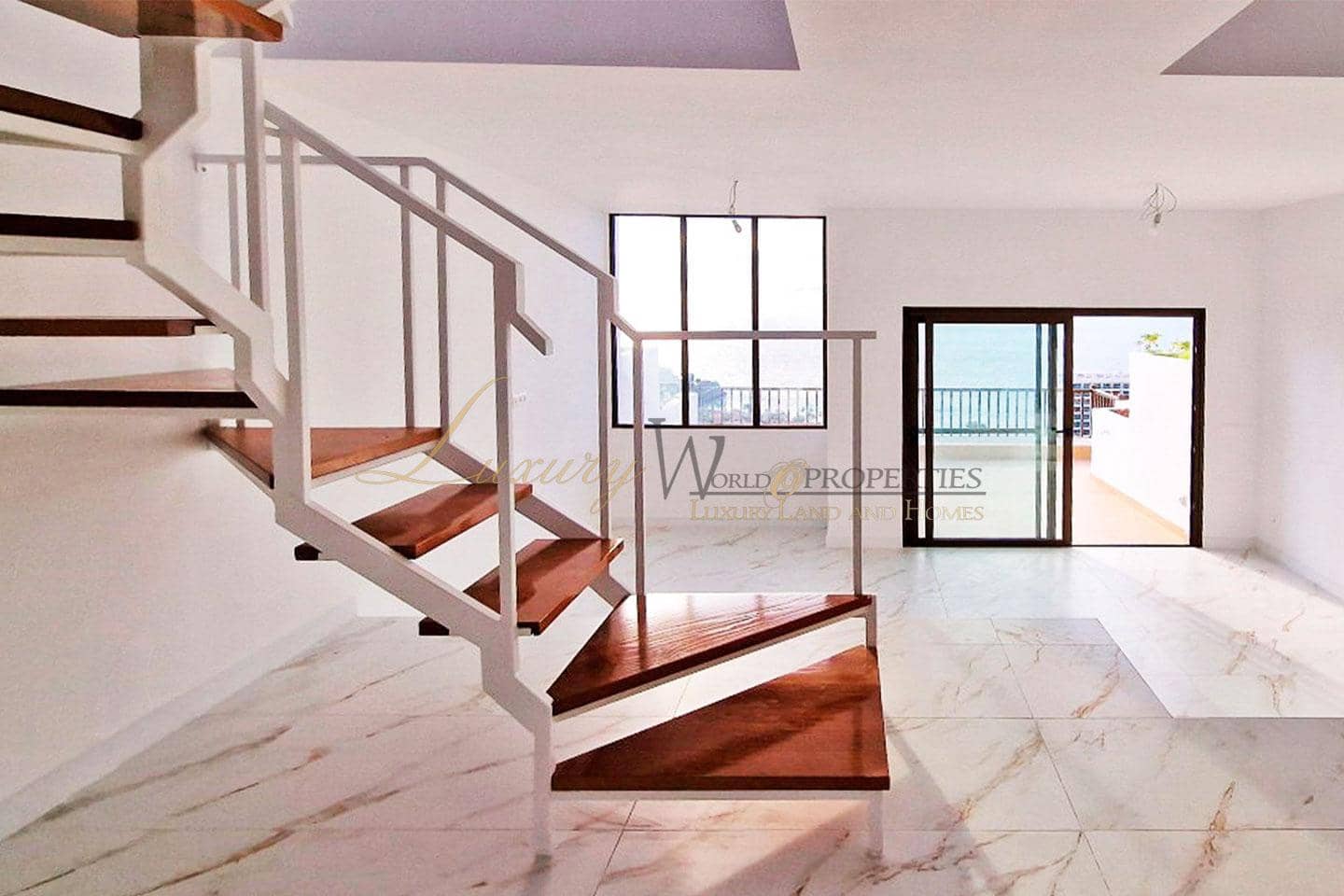 2 soveværelse Lejlighed til salg i Los Gigantes med swimmingpool - € 575.000 (Ref: 9142291)