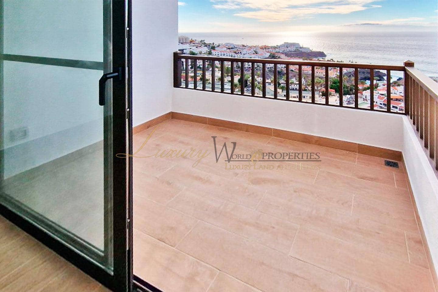 2 soveværelse Lejlighed til salg i Los Gigantes med swimmingpool - € 575.000 (Ref: 9142291)