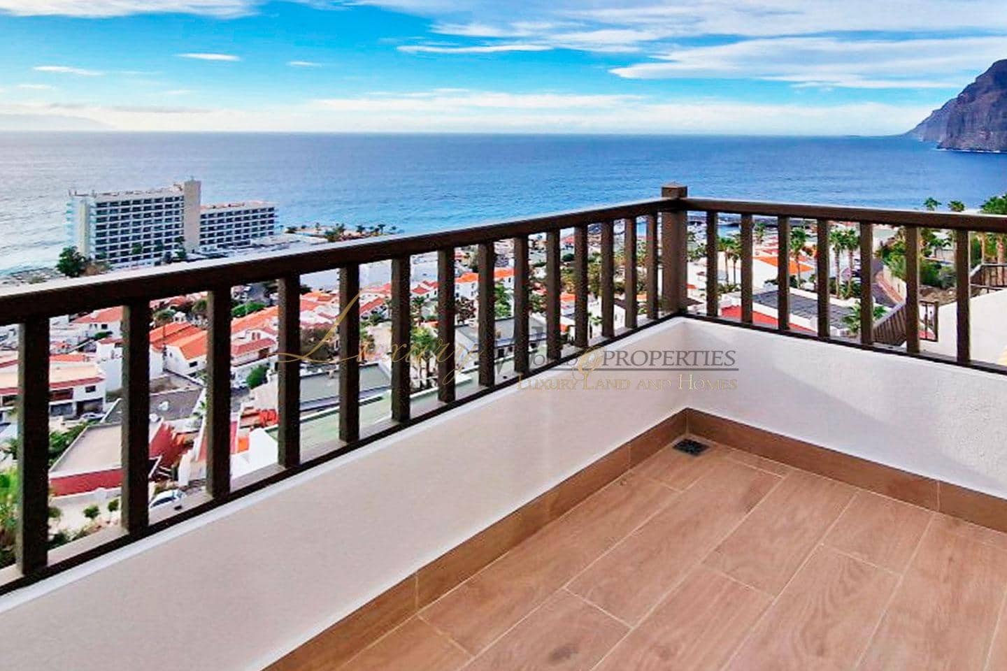 2 soveværelse Lejlighed til salg i Los Gigantes med swimmingpool - € 575.000 (Ref: 9142291)