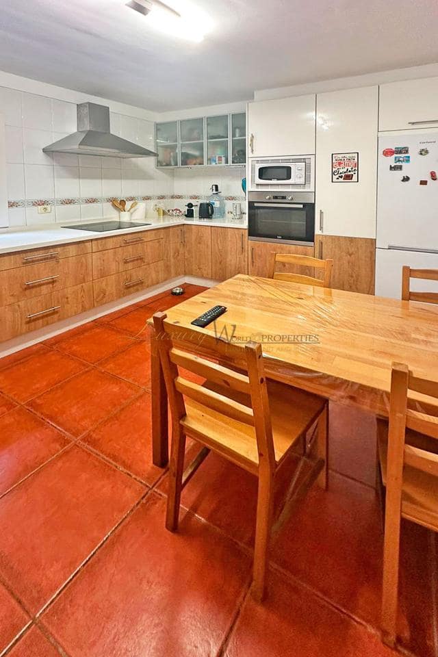 3 soveværelse Villa til salg i Adeje med swimmingpool garage - € 430.000 (Ref: 9160612)