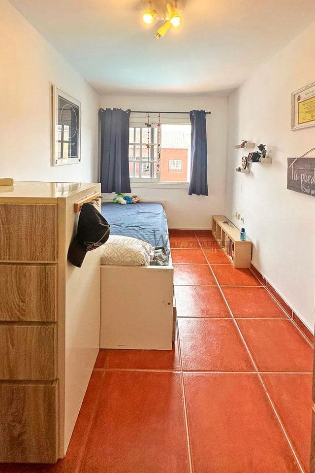 3 soveværelse Villa til salg i Adeje med swimmingpool garage - € 430.000 (Ref: 9160612)